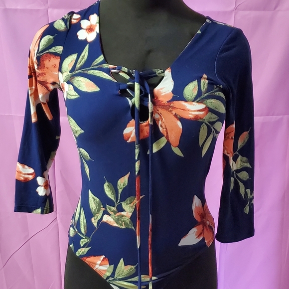 Top - Picture 3 of 4